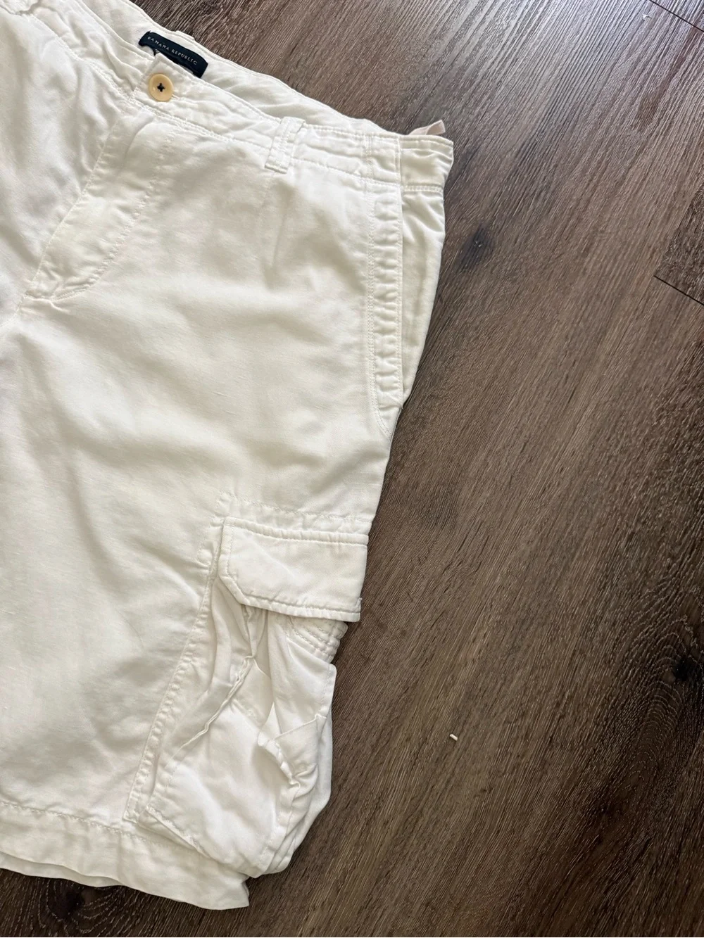 Banana Republic Men's Linen Blend Cargo Shorts in Off-White Size 35